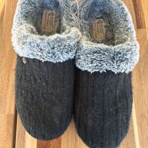 Skechers Bobs Gray Memory Foam Fuzzy Slippers Sz 8